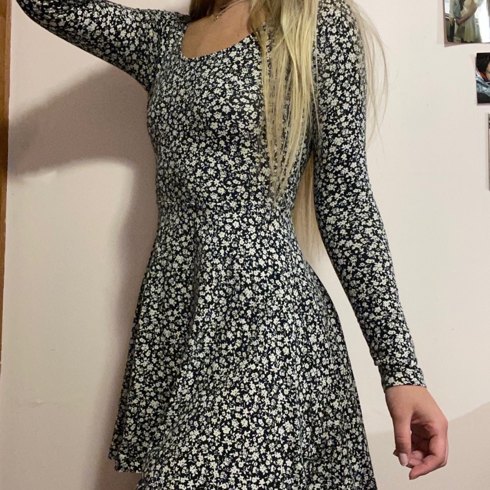 Forever 21 Floral Long-Sleeved Skater Dress
